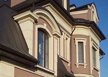 Долговечность и эстетическая привлекательность декоративных фасадных элементов